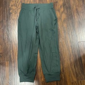 Lululemon Ready to Rulu Jogger Crops, Size 8
